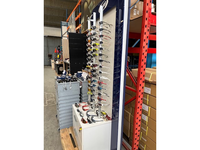 Ca. 100x partij sport-/racefietsbrillen incl. display - afbeelding 5 van  20