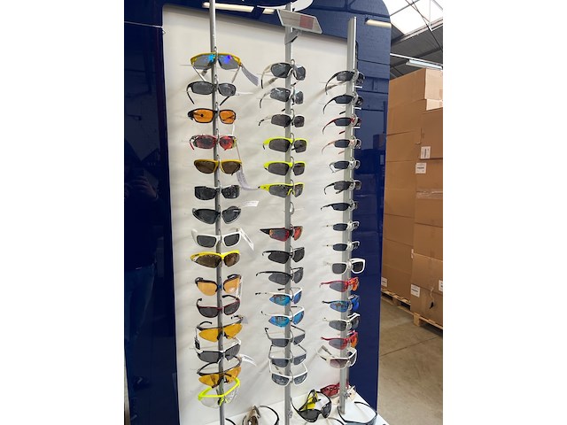 Ca. 100x partij sport-/racefietsbrillen incl. display - afbeelding 1 van  20