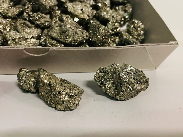 Ca. 100x pyriet clusters - afbeelding 2 van  8