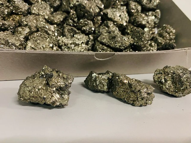 Ca. 100x pyriet clusters - afbeelding 3 van  8