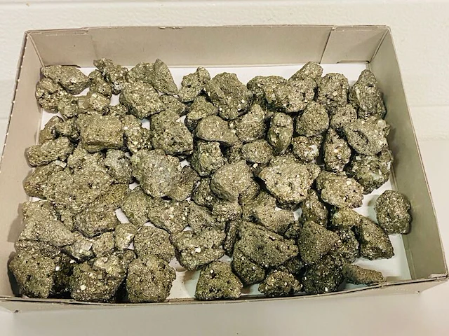 Ca. 100x pyriet clusters - afbeelding 7 van  8