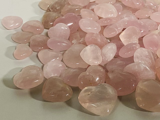 Ca. 100x rozenkwarts hartjes - afbeelding 3 van  4