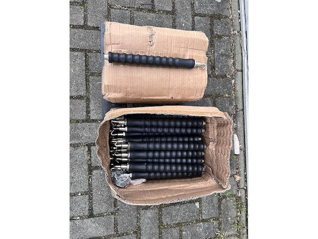 Ca. 100x snelstropper t.b.v. vloerverwarming / zak stroppers, zwart - afbeelding 3 van  3