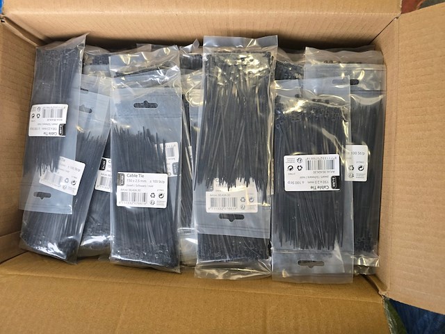 Ca. 100x tie wraps q-link, 00,426,30, zwart - afbeelding 1 van  2