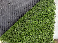 Ca. 101,2m2 kunstgras, 30 mm hoog, groen - afbeelding 1 van  2