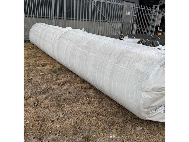 Ca. 101,2m2 kunstgras, 30 mm hoog, groen - afbeelding 2 van  2