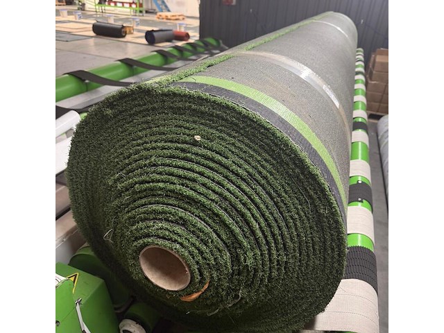 Ca. 101,60m2 kunstgras, 24 mm hoog, groen - afbeelding 1 van  2