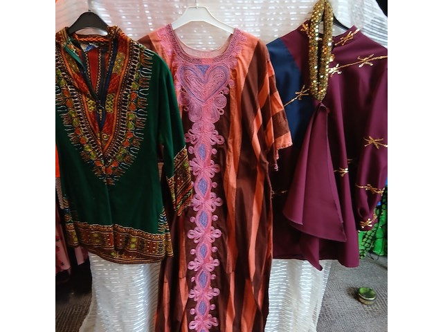 Ca. 101x chinees oosterse outfits - afbeelding 8 van  12