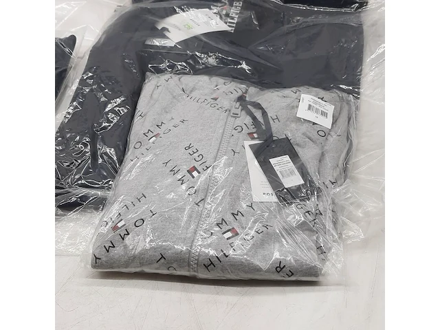 Ca. 101x diverse truien, tommy hilfiger - afbeelding 12 van  31