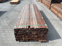 Ca. 102x hardhouten regels geschaafd, 42x57mm, lengte 335cm - afbeelding 1 van  3
