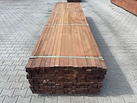 Ca. 102x hardhouten regels geschaafd, 42x57mm, lengte 395cm