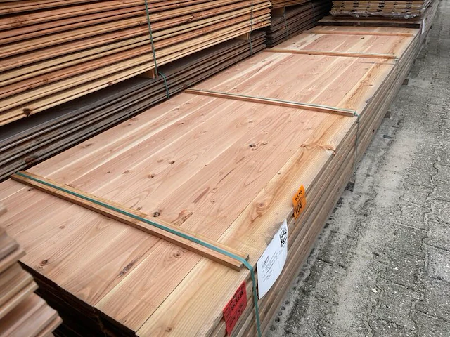 Ca. 104x douglas planken geschaafd, 24x138mm, lengte 400cm - afbeelding 1 van  3