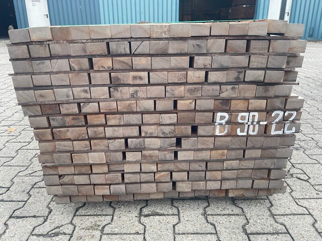 Ca. 105x massaranduba onderligger fijnbezaagd, 40x60mm, lengte 200cm - afbeelding 3 van  4