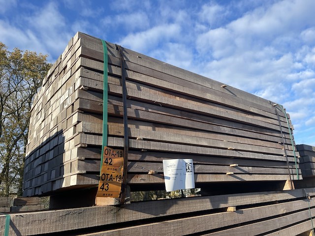 Ca. 105x massaranduba regels fijnbezaagd, 40x60mm, lengte 200cm - afbeelding 4 van  4