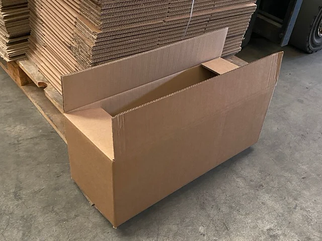 Ca. 105x verzenddozen, dubbelgolf, 2 maten - afbeelding 2 van  4