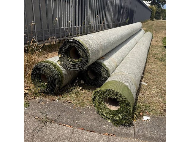 Ca. 106,4m2 kunstgras, 24 mm hoog, groen - afbeelding 3 van  3
