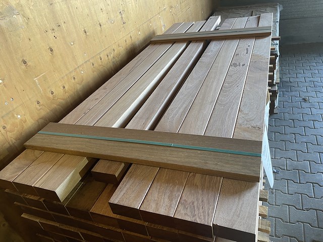 Ca. 107x angelim pedra balken geschaafd, 50x100mm, lengte 31/160cm, 76/190cm - afbeelding 1 van  3