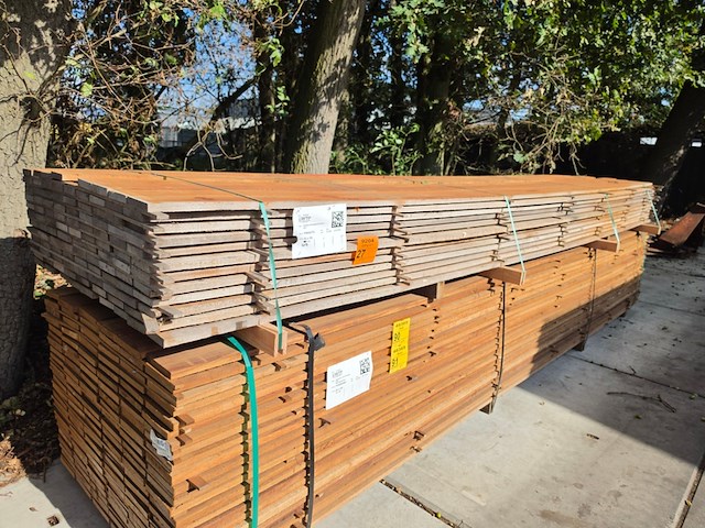Ca. 107x guyana teak beschoeiingsplanken, 20x100mm, lengte 450cm - afbeelding 4 van  4