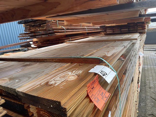 Ca. 108x douglas zweeds rabat, 26x190mm, lengte 300cm - afbeelding 1 van  3