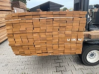 Ca. 108x guyana teak planken fijnbezaagd, 31x80mm, lengte 305cm - afbeelding 3 van  3