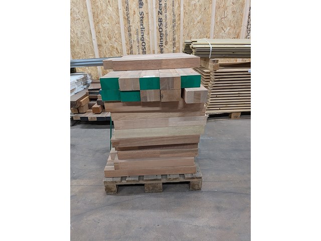 Ca. 108x meranti balk - afbeelding 2 van  7