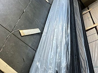 Ca. 109x channelsiding zwart gecoat, 18x140mm, lengte 420cm - afbeelding 2 van  3