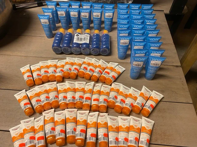 Ca. 109x zonnebrand en aftersun, vichy, eucerin, la roche-posay - afbeelding 1 van  4