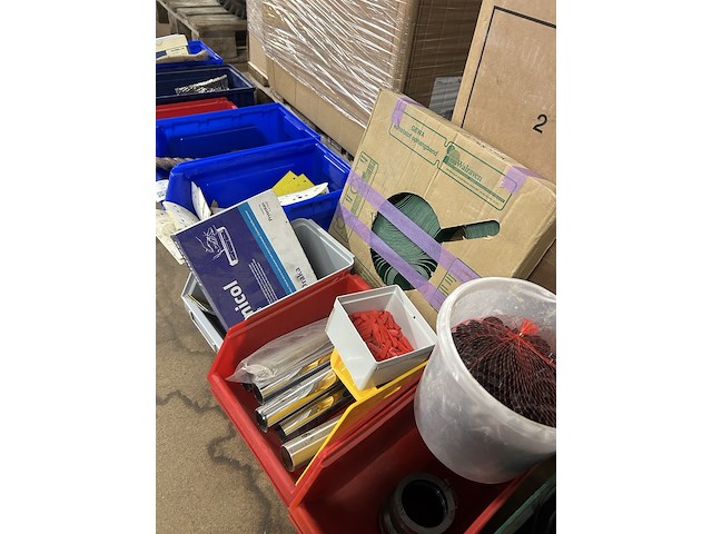 Ca. 10x assortimentsbak met diverse bouwmaterialen - afbeelding 2 van  11