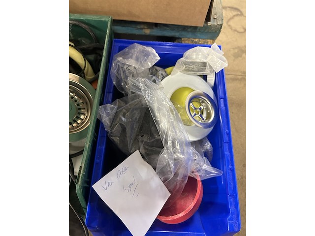 Ca. 10x assortimentsbak met diverse bouwmaterialen - afbeelding 3 van  11