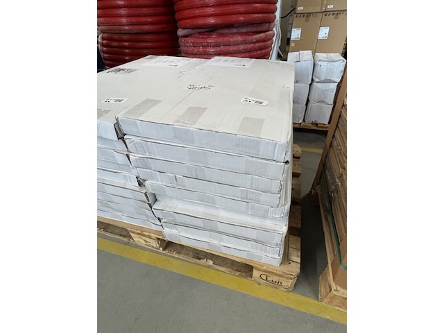 Ca. 10x badkamerradiator, drl products, lisa, ral 9016 - afbeelding 4 van  4