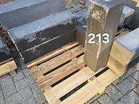 Ca. 10x beton poeren, 150x150mm, lengte 60cm (b keuze) - afbeelding 1 van  1