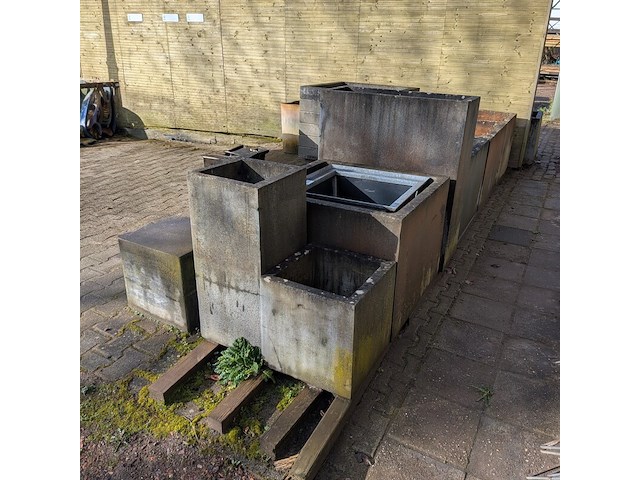 Ca. 10x betonnen plantenbak - afbeelding 8 van  15