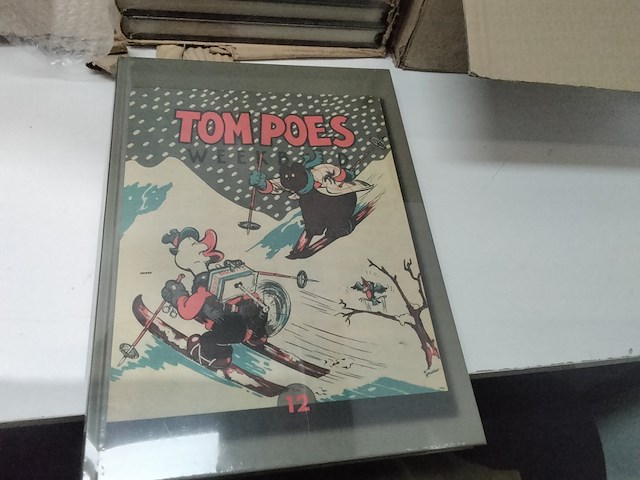 Ca. 10x dik weekblad tom poes hardcover - afbeelding 3 van  5