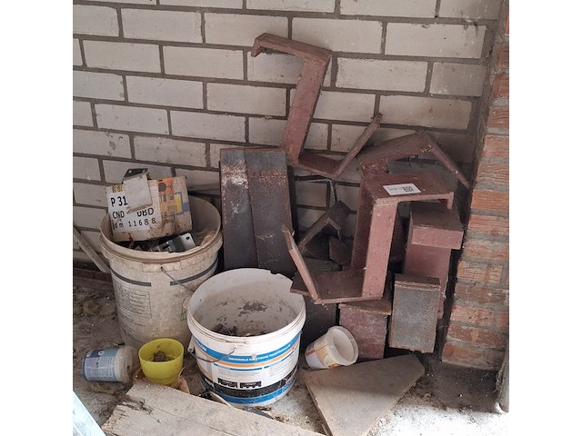 Ca. 10x diverse gevelklemmen - afbeelding 1 van  4