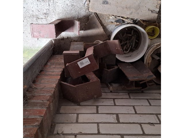 Ca. 10x diverse gevelklemmen - afbeelding 4 van  4