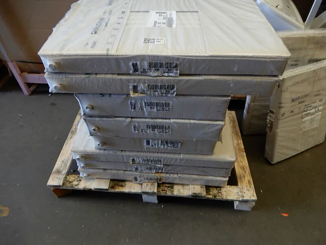 Ca. 10x diverse maten paneelradiatoren, brugman, universeel compact, wit - afbeelding 1 van  5
