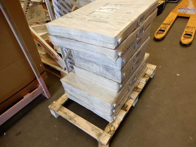 Ca. 10x diverse maten paneelradiatoren, brugman, universeel compact, wit - afbeelding 2 van  5