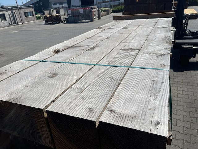 Ca. 10x douglas balken fijnbezaagd, 200x200mm, lengte 300cm - afbeelding 1 van  3