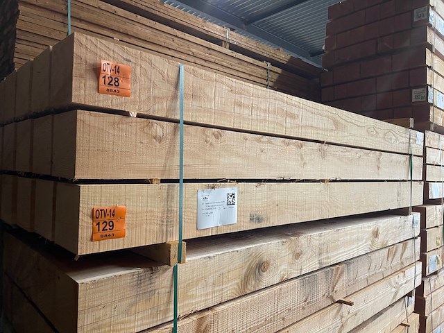 Ca. 10x douglas balken fijnbezaagd, 200x200mm, lengte 300cm - afbeelding 4 van  4