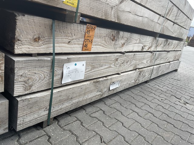 Ca. 10x douglas balken fijnbezaagd, 200x200mm, lengte 400cm - afbeelding 4 van  4