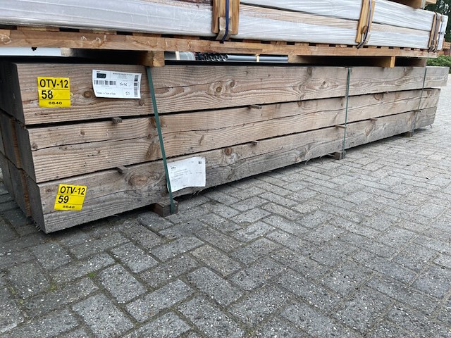 Ca. 10x douglas balken fijnbezaagd, 200x200mm, lengte 400cm - afbeelding 4 van  4