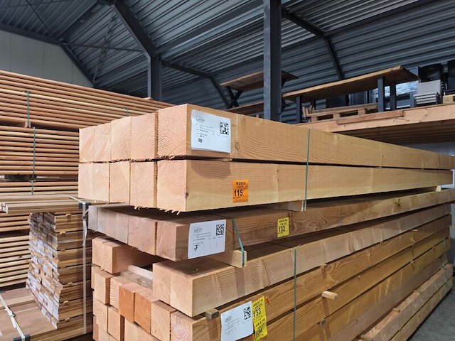 Ca. 10x douglas balken fijnbezaagd, 200x200mm, lengte 500cm - afbeelding 4 van  4