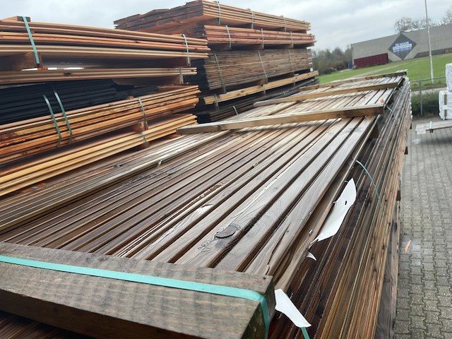 Ca. 10x douglas design- triple- deens profiel, 22x142mm, lengte 500cm - afbeelding 1 van  3