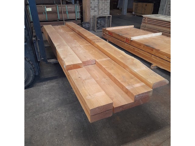 Ca. 10x douglas regel, 7,5 x 22,5 x 300 cm en 7,5 x 22,5 x 400 cm - afbeelding 1 van  6