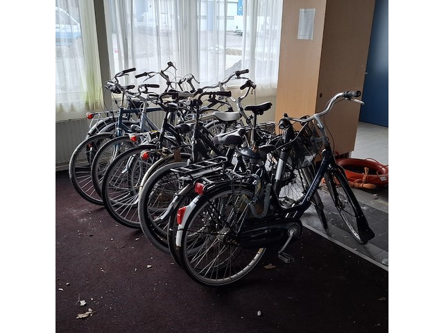 Ca. 10x fiets, o.a. gazelle en batavus - afbeelding 1 van  10