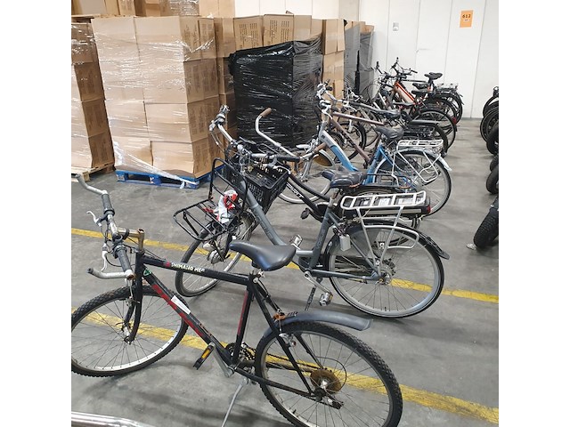 Ca. 10x fiets voor reparatie en/of onderdelen - afbeelding 1 van  92