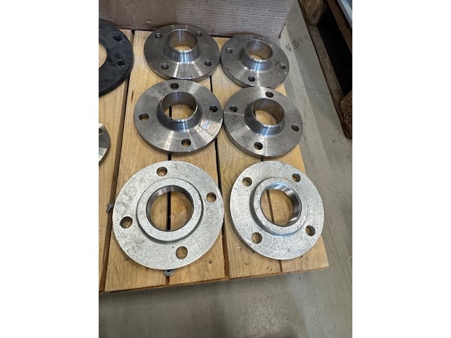 Ca. 10x flens en 1x afsluiter - afbeelding 2 van  3