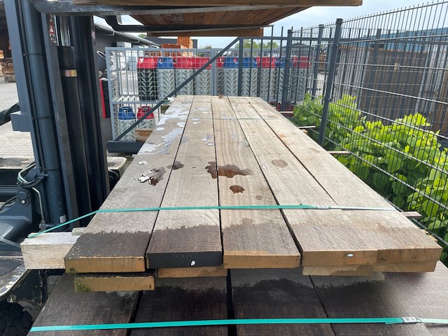 Ca. 10x guyana teak planken fijnbezaagd, 33x158mm, lengte 275cm - afbeelding 1 van  3