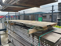 Ca. 10x guyana teak planken fijnbezaagd, 33x158mm, lengte 275cm - afbeelding 2 van  3