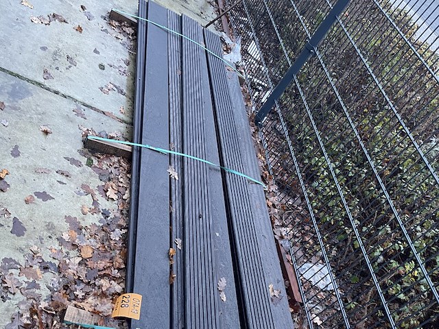 Ca. 10x guyana teak vlonderplanken, 21x145mm, lengte 1/305cm, 9/335cm - afbeelding 1 van  3